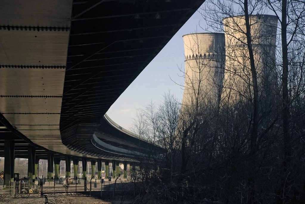 The M1 sweeps around the Tinsley Towers.